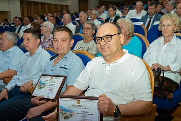 Строителям Оренбуржья вручили заслуженные награды 